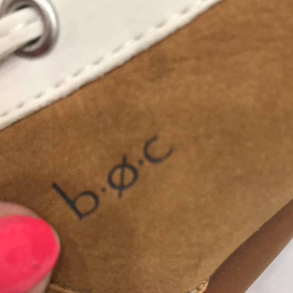SZ 8 B O C. LADY MOCCASIN tan w white tiesRUBBER SOLES comfort inside❤️ - Picture 8 of 8